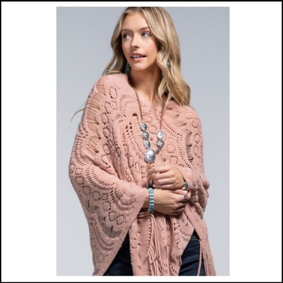 Ruggine Soft Pink Prairie Open Knit Poncho Shawl w/fringe on Cascading Hem. - Picture 2 of 4